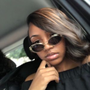 Meet your Posher, Maya